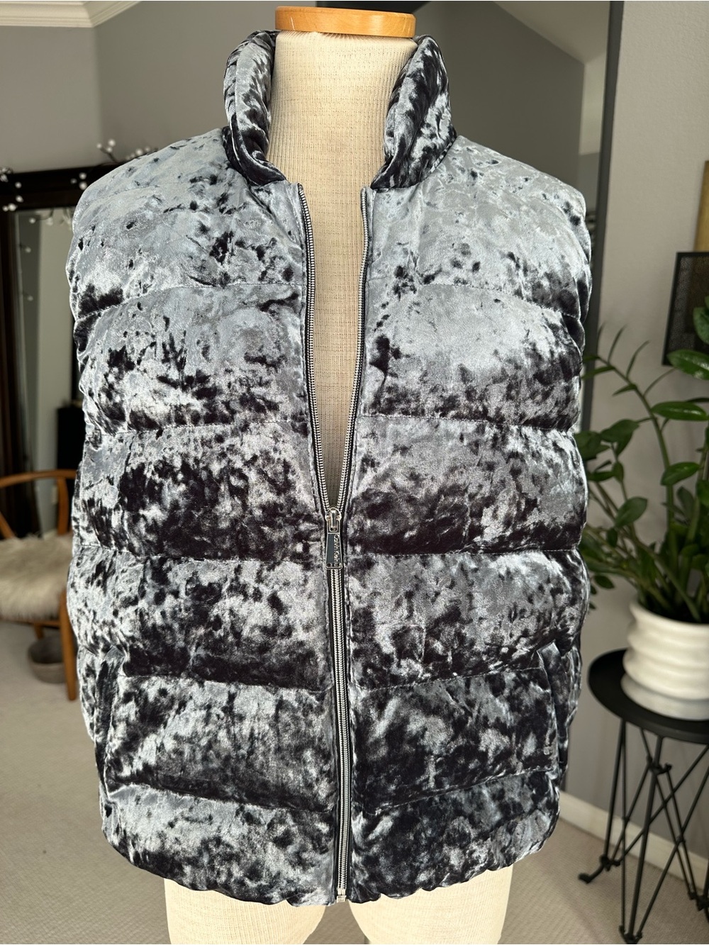 Calvin Klein Crushed Velvet Down Puffer Vest blue green size medium - Picture 5 of 15